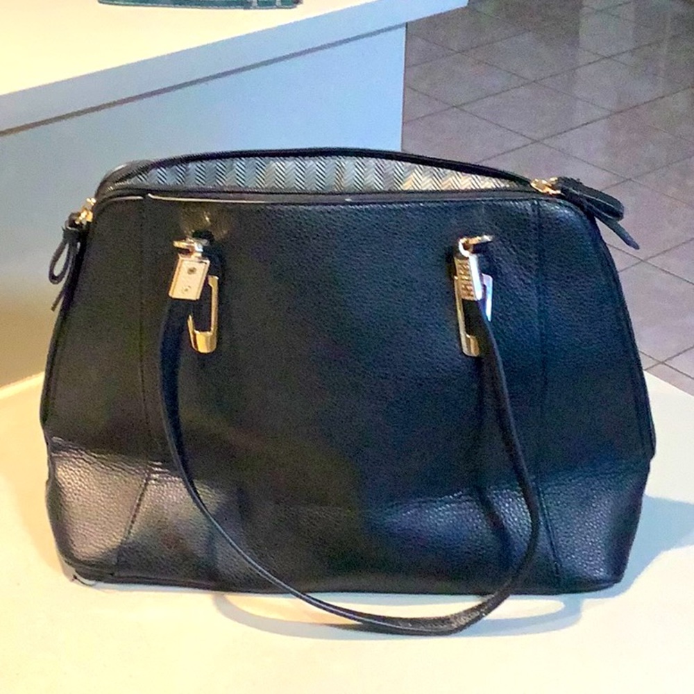 Zip around envelope purse.